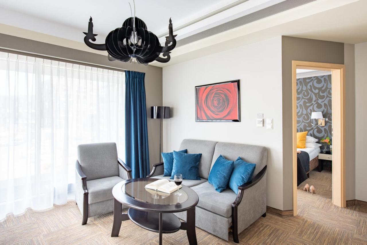 Hotelli Arkon Park Gdansk- Destigo